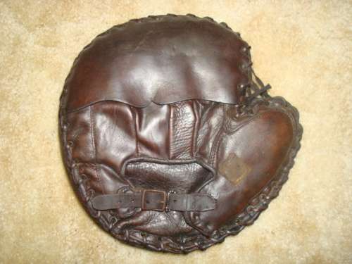 Early 1900's Spalding Crescent Pad Decker Patent Catchers Mitt Back